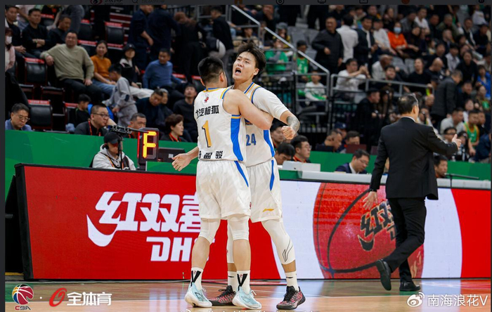 北京队15分逆转取胜 球迷却给未上场杰曼开会