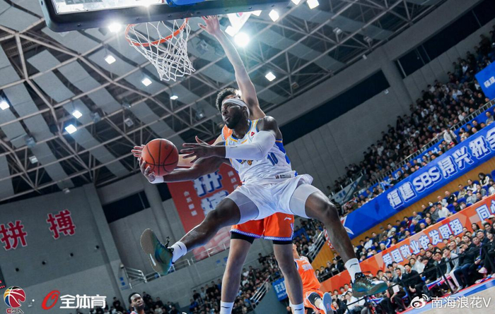 北京队15分逆转取胜 球迷却给未上场杰曼开会