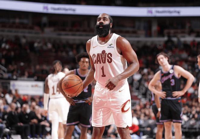 快船交易哈登换加兰，冲击季后赛格局