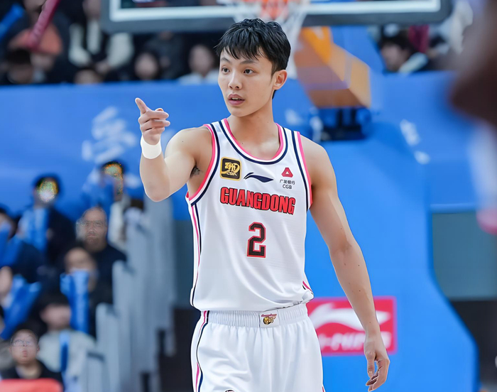 广东队内线短板与徐杰依赖症成争冠绊脚石