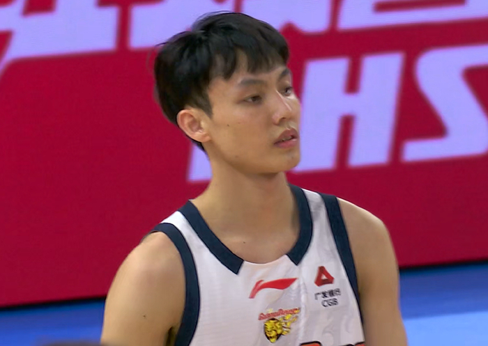 广东队内线短板与徐杰依赖症成争冠绊脚石