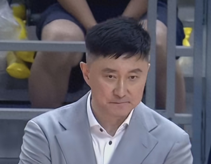 广东男篮常规赛收官战遭福建翻盘 杜锋被质疑打