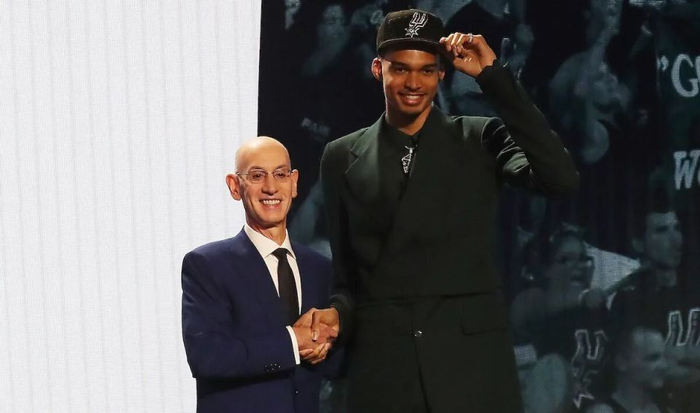 马刺9年涅槃重生：文班亚马引领60胜里程碑