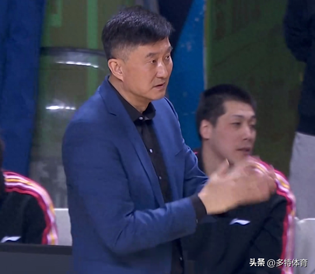广东宏远G2力克广州男篮晋级，杜锋战术布置成关
