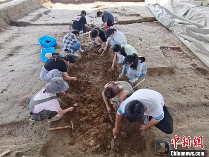 当地此前组织的公众考古活动。 良管委供图